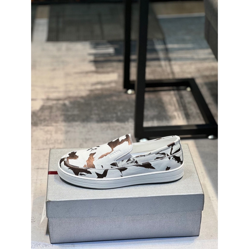Pra*a casual shoes